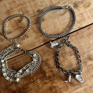 Bracelets/vintage/charm